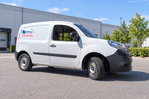 Wochenend- & Feiertagsservice – panda Kurierfahrzeug